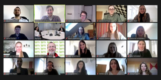 Screenshot des Zoom-Meetings zum Abschluss des Masterseminars mit allen Teilnehmern*innen, Dozenten*innen und Vertretern*innen von Humpert