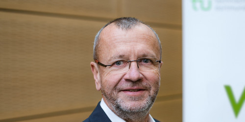 Photo Prof. Dr. Hartmut H. Holzmüller