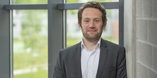 Foto Prof. Dr. Sascha Alavi